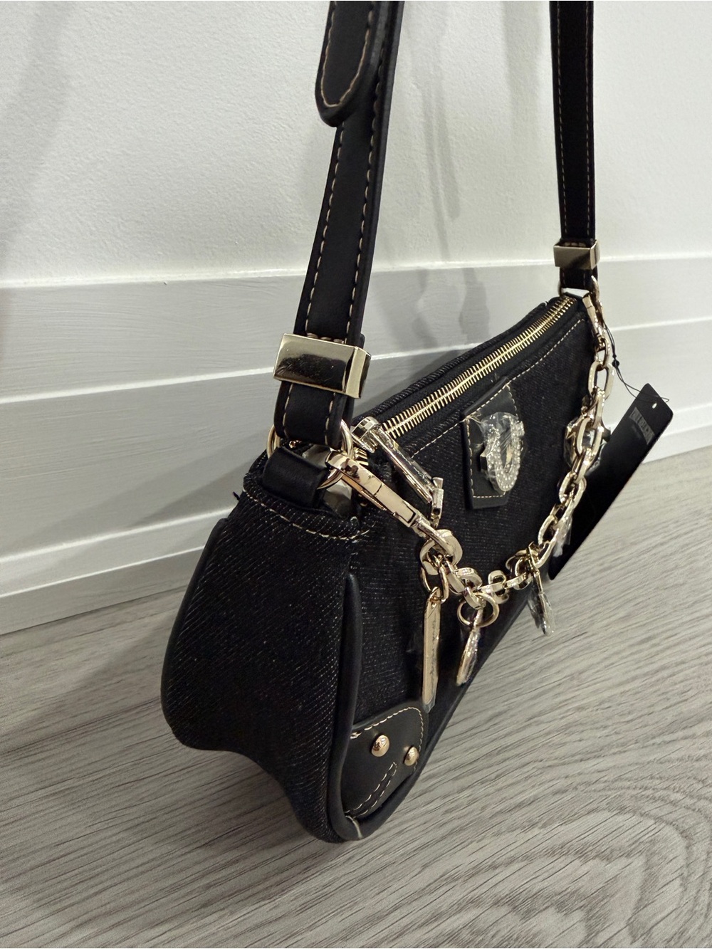 True Religion Black Shoulder Bag with Heart Charm Chain - Picture 2 of 6
